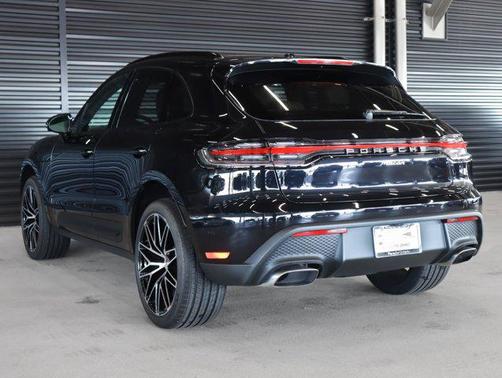 2025 Porsche Macan AWD