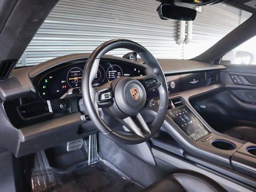 2022 Porsche Taycan Turbo