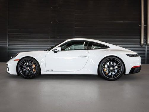 2024 Porsche 911 Carrera GTS