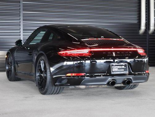 2018 Porsche 911 Carrera 4 GTS
