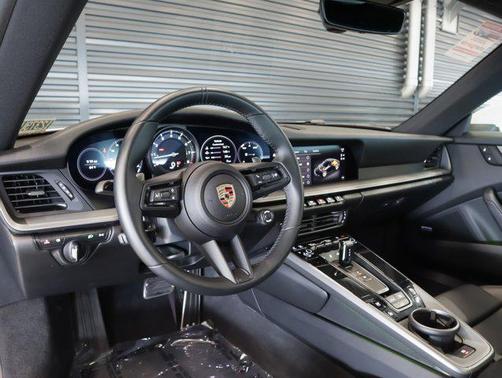 2024 Porsche 911 Carrera GTS