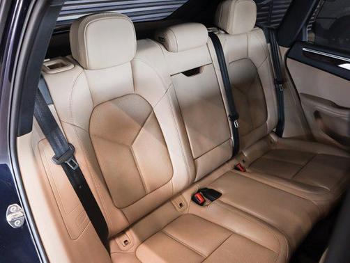Night Blue Metallic 2023 Porsche Macan Macan