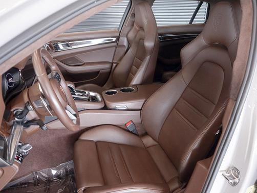 Chalk 2018 Porsche Panamera Turbo