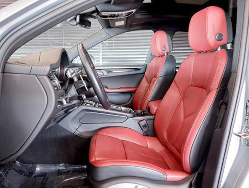 2023 Porsche Macan AWD