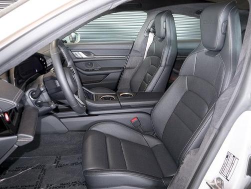 2025 Porsche Taycan Turbo