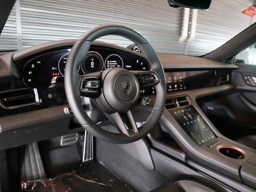 2025 Porsche Taycan Turbo