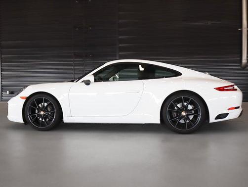 2017 Porsche 911 Carrera
