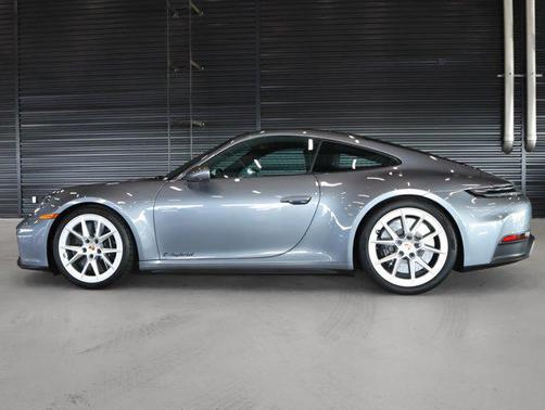 2025 Porsche 911 Carrera GTS