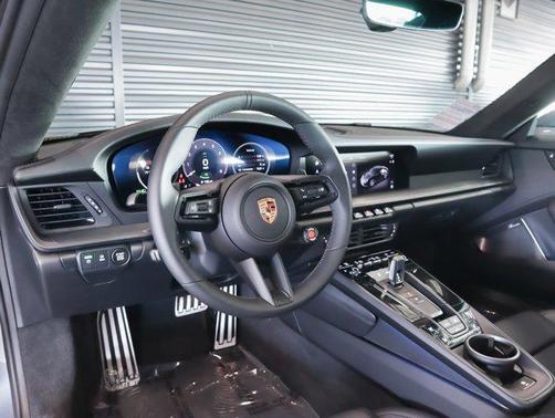 2025 Porsche 911 Carrera GTS