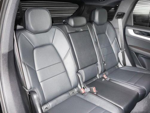 2024 Porsche Cayenne AWD