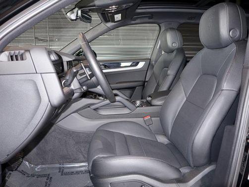 2024 Porsche Cayenne AWD