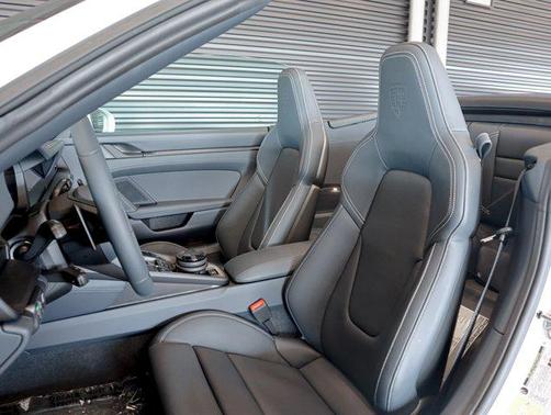 2026 Porsche 911 Carrera GTS