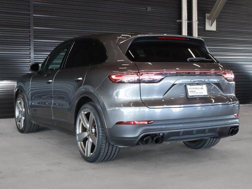 2022 Porsche Cayenne S