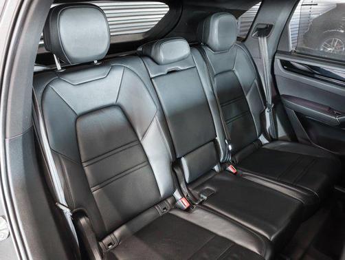 2022 Porsche Cayenne S