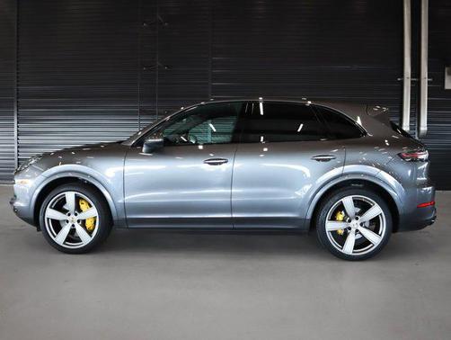 2022 Porsche Cayenne S