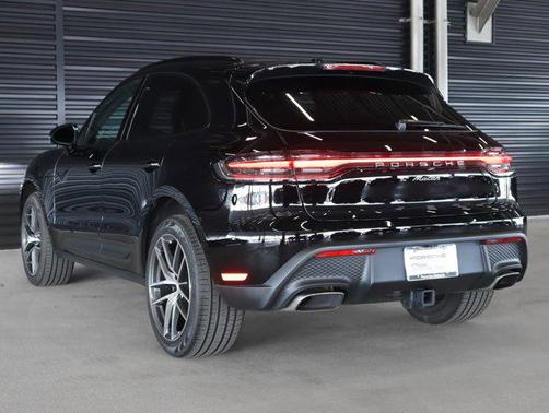 2025 Porsche Macan AWD