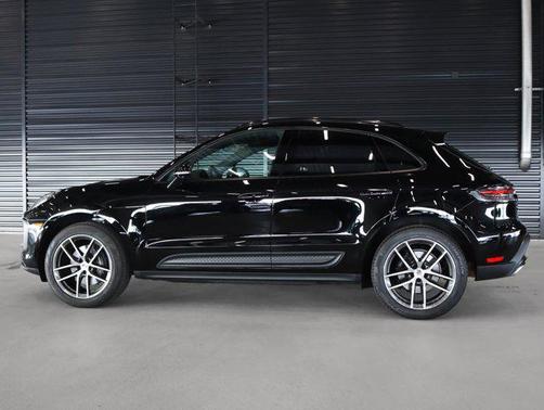 2025 Porsche Macan AWD
