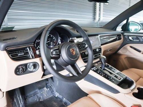 2026 Porsche Macan AWD