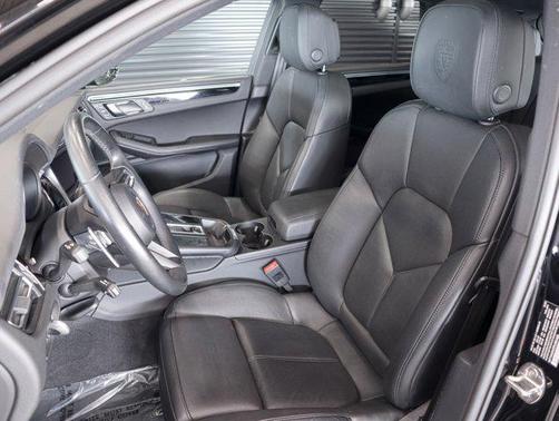 2023 Porsche Macan AWD