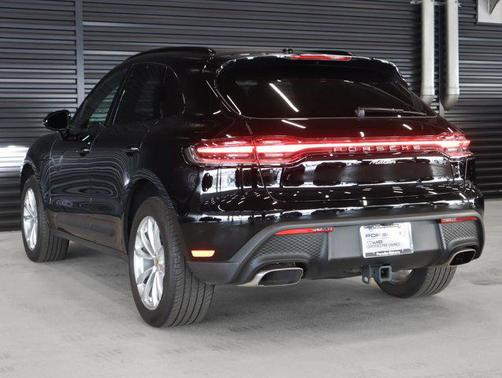 2023 Porsche Macan AWD