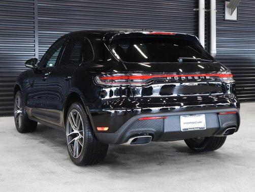 2026 Porsche Macan AWD