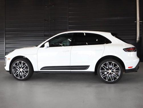 2023 Porsche Macan Base