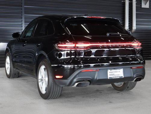 2022 Porsche Macan AWD