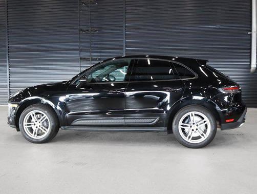 2022 Porsche Macan AWD