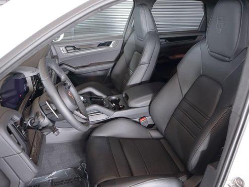 2026 Porsche Cayenne GTS