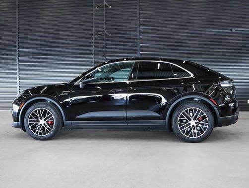 2025 Porsche Macan 4S