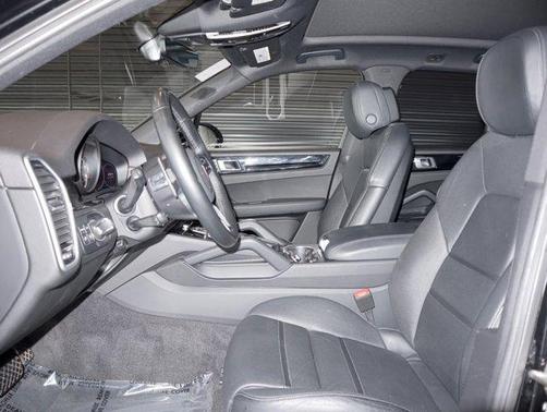 2022 Porsche Cayenne AWD