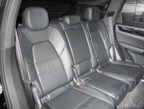 2022 Porsche Cayenne AWD