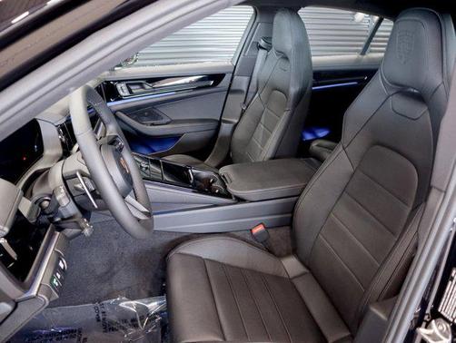 2026 Porsche Panamera 4 dr