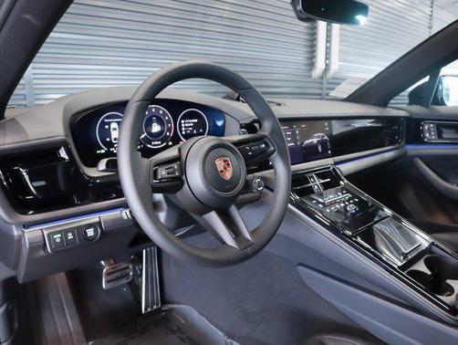 2026 Porsche Panamera 4 dr