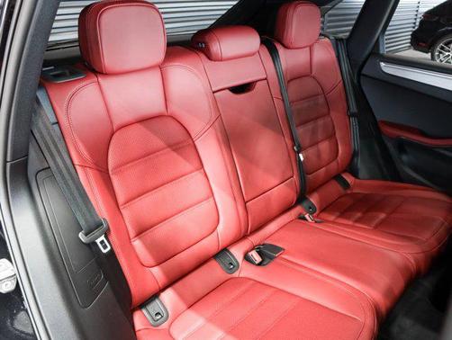 2025 Porsche Macan T