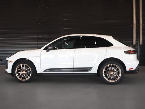 2023 Porsche Macan Base