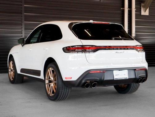 2023 Porsche Macan Base