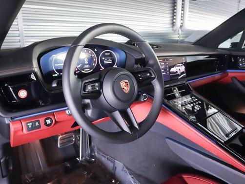 2026 Porsche Panamera 4