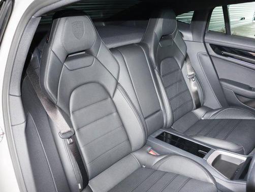 2024 Porsche Panamera RWD