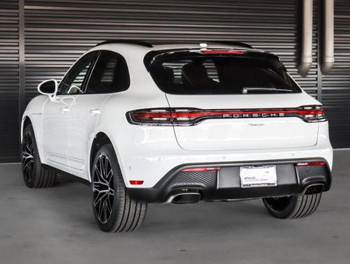2023 Porsche Macan AWD