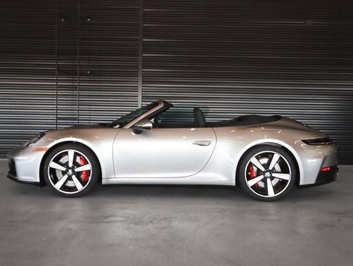 2026 Porsche 911 Carrera 4S Cabriolet
