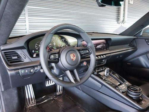 2026 Porsche 911 Carrera 4 GTS