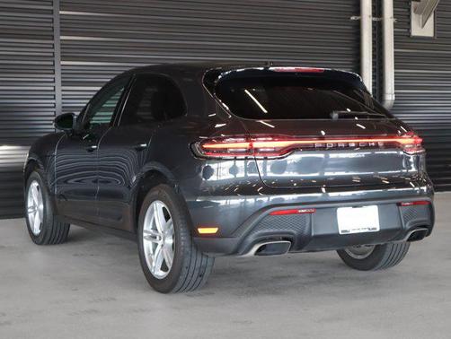 2022 Porsche Macan Base