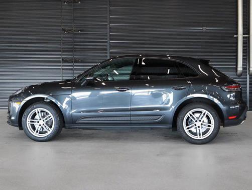 2022 Porsche Macan Base