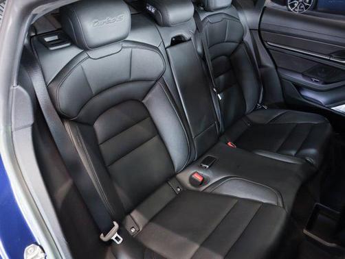 Gentian Blu 2023 Porsche Taycan Turbo S