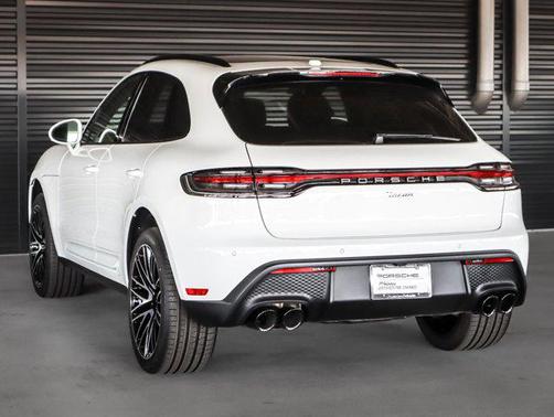 2025 Porsche Macan AWD