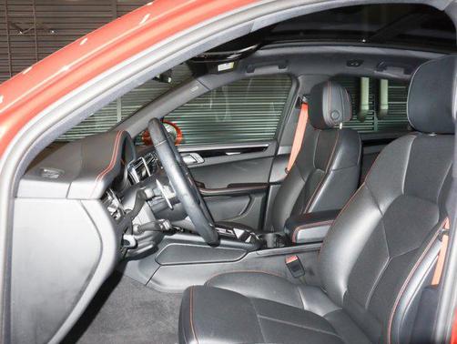 2023 Porsche Macan Base
