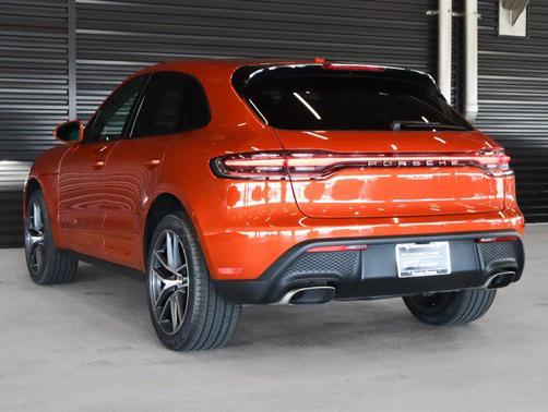 2023 Porsche Macan Base