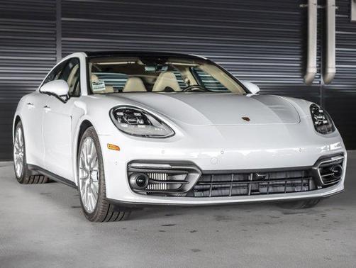 2022 Porsche Panamera 4