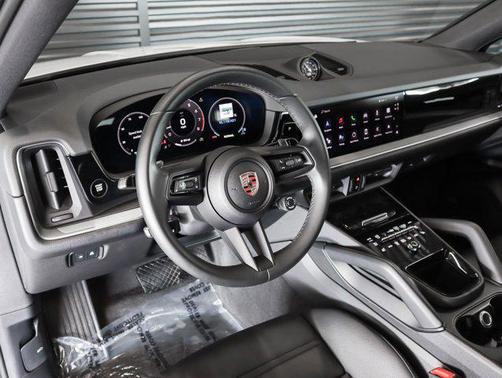 2025 Porsche Cayenne Coupe